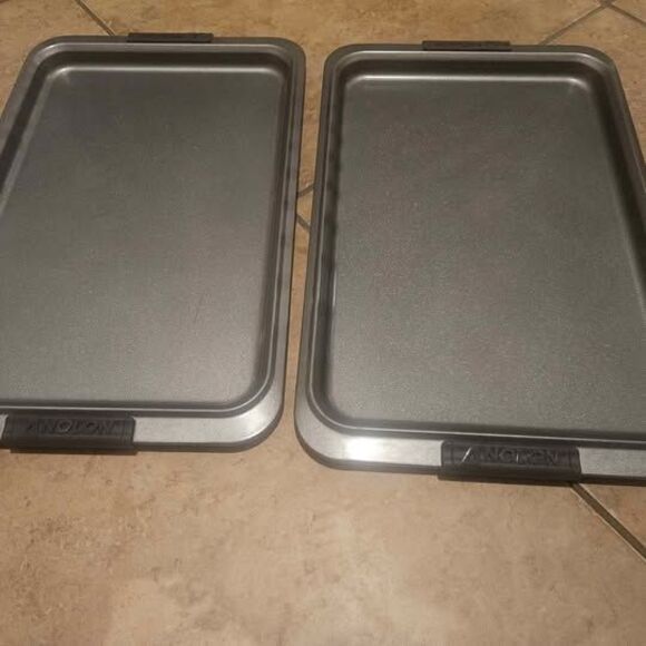 Set of 2 Analon Cookie Sheets 19" x 12" - Picture 3 of 6